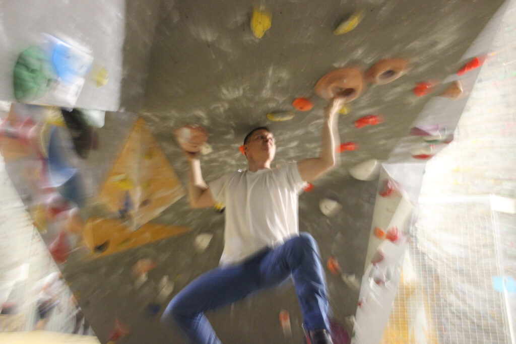 Jánus, V6 boulder Bigwall. Vztek při lezení